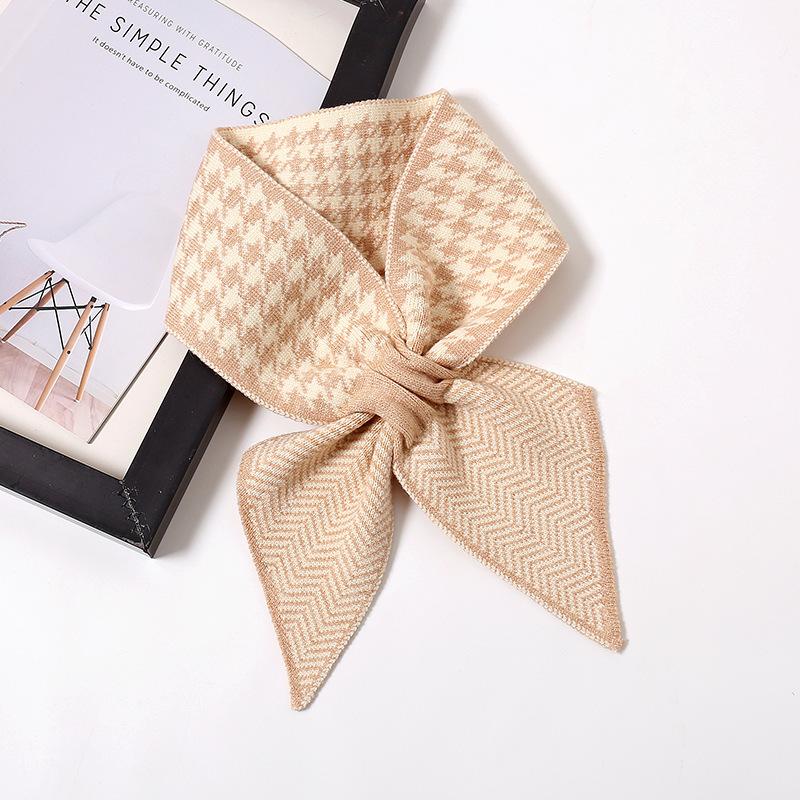 Autumn and Winter Scarf Women's New Perforated Neck Gaiter Neck Scarf Thickened Warm Houndstooth Scarf Scarf