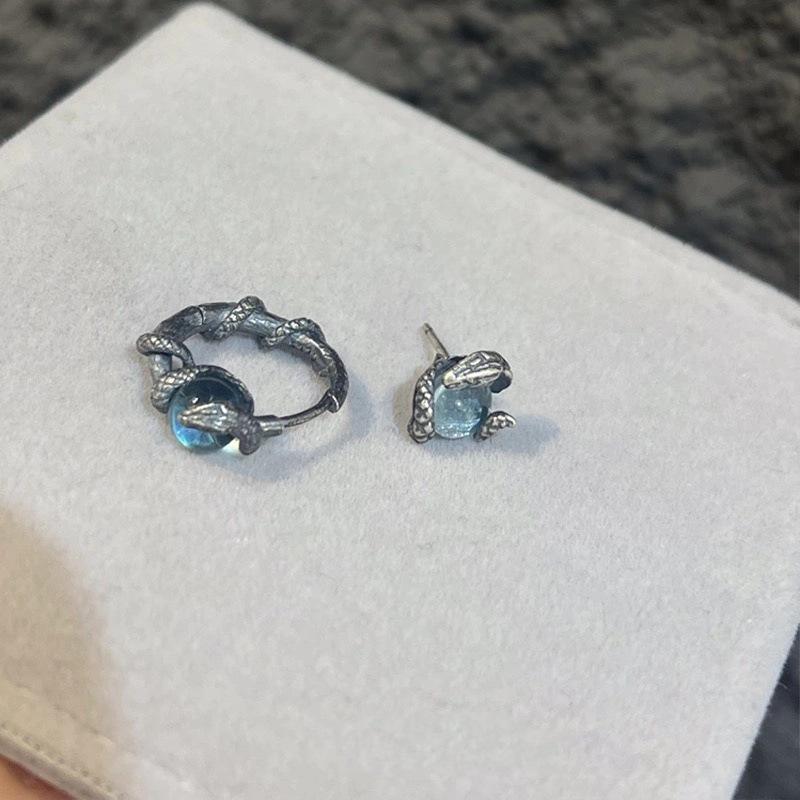 Cold Wind, Snake Wrapped Earrings, Ear Buckles, Exquisite Niche High-end Snake Year, Natal Year Earrings