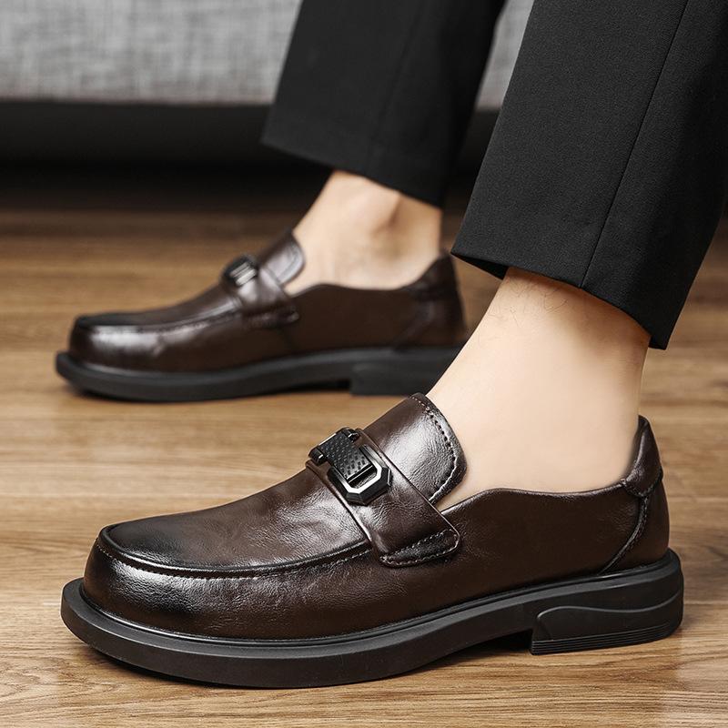 

2025 весна новая мужская обувь деловая классическая британская мужская кожаная обувь повседневный тренд одна педаль костюм свадебная обувь 44