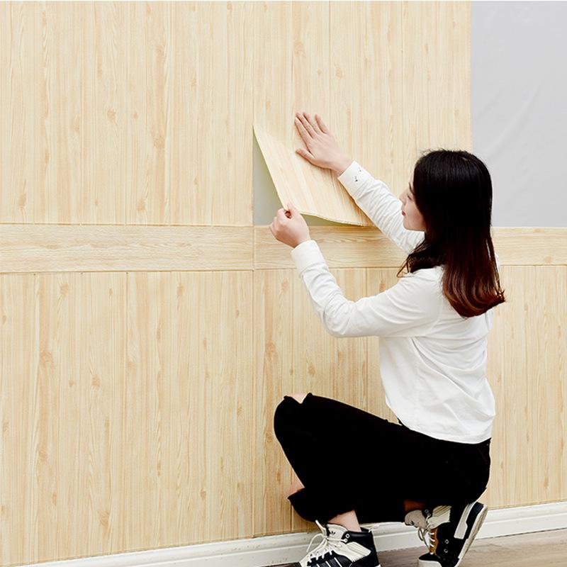 Adesivo da Parete 3D Effetto Legno: Pannello in Schiuma Morbido e Impermeabile per Decorazione di Soffitto e Parete del Soggiorno