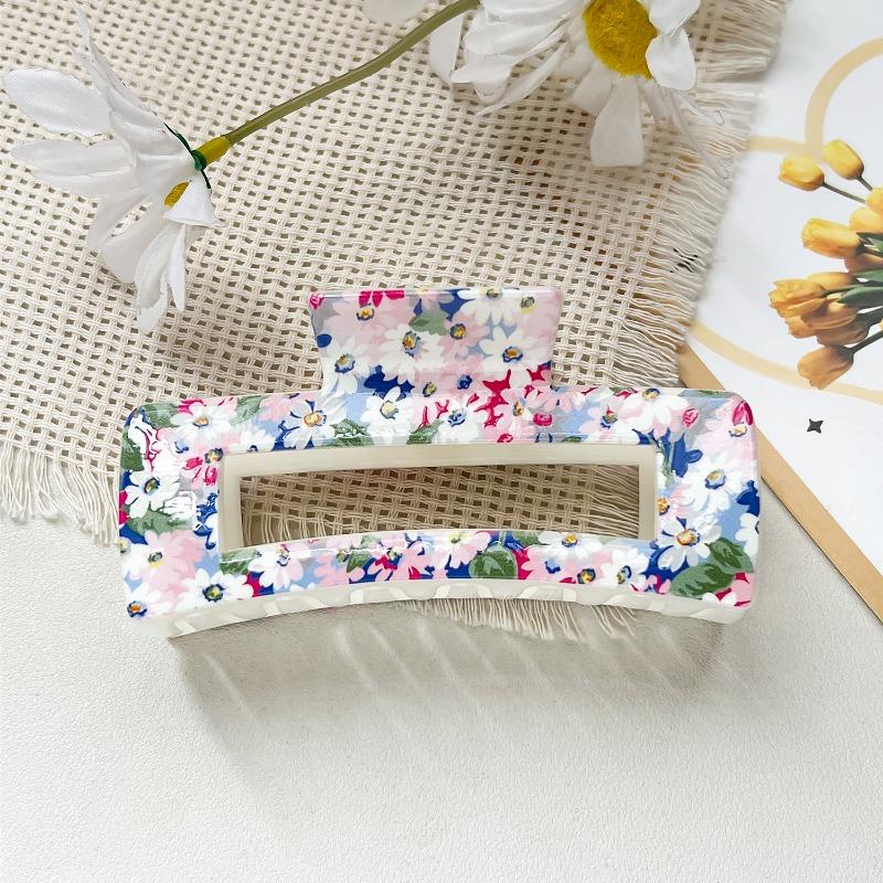 Uv-printed Square Hair Clips with A High-end Look. The Shark Clip Is Half-tied At The Back of The Head