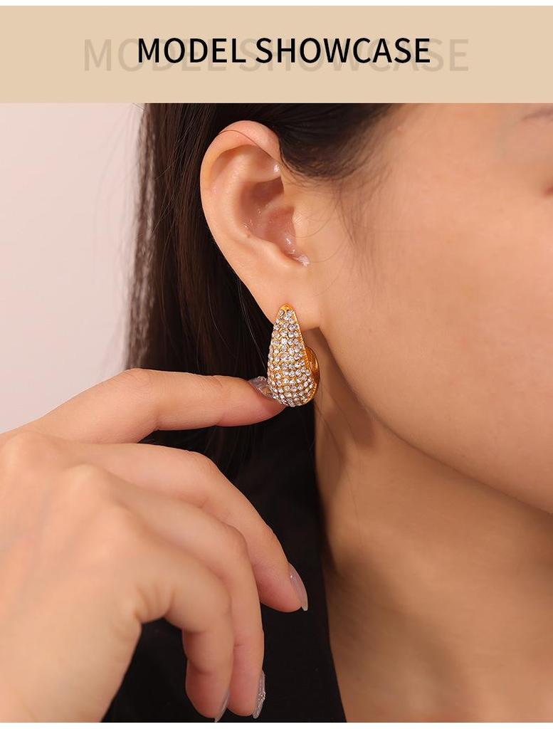 European Style Water Drop Rhinestone Earrings: Fashionable, Light Luxurious, Temperament Enhancing, 18K Gold-Plated Titanium Steel.