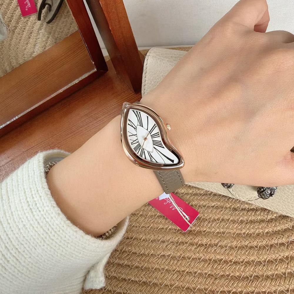 Medieval Cras Melt Twist Creative Watch Y2K Fashion Trendy Leather Premium Niche Design Watch