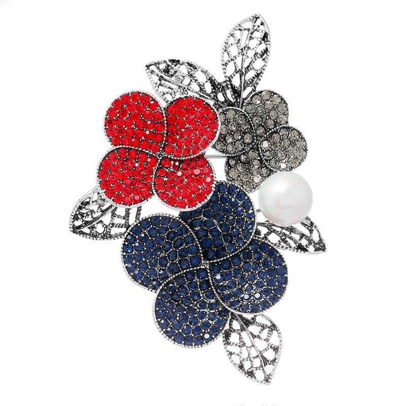 Retro elegant high-end full diamond crystal flower brooch, socialite temperament light luxury versatile brooch pin with jewelry