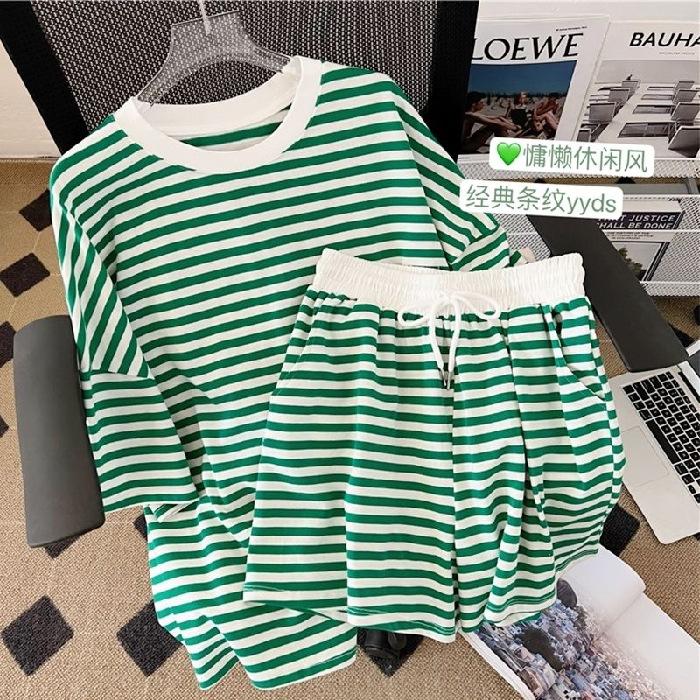 HNXC Casual Sportswear Set Women 200 Pounds, College Style Striped Color Loose and Fashionable Short-sleeved T-shirt and Shorts, A Two-piece Set