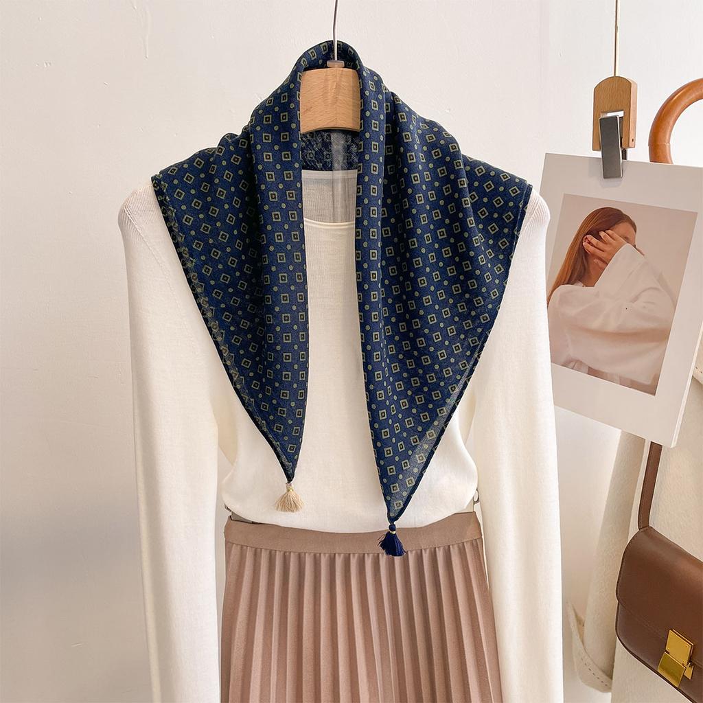 New Versatile Geometric Rhombus Printed Small Square Scarf Women's Multifunctional Neck Protection Thin Sunscreen Retro Silk Scarf