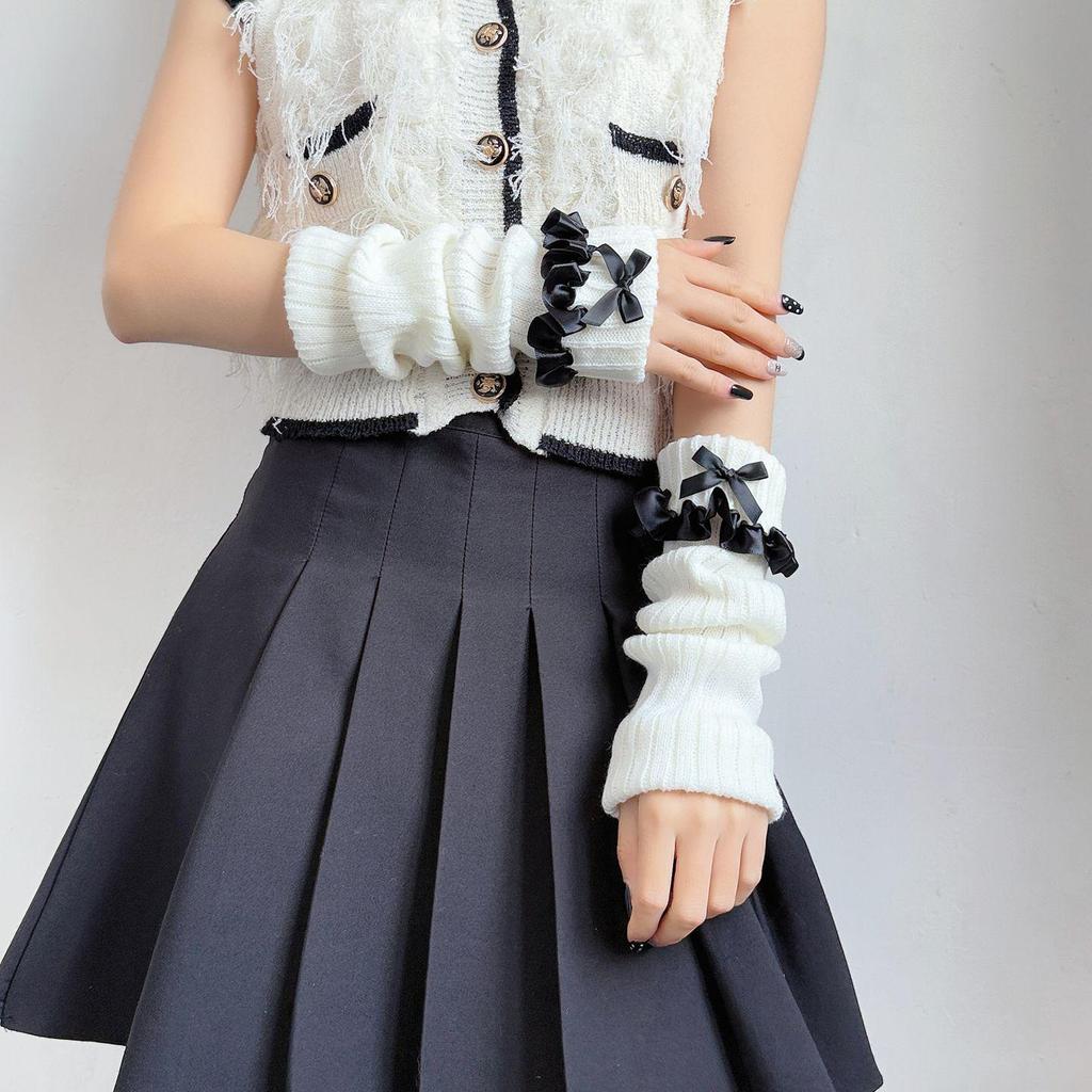 Autumn/Winter Women's Wool Knit Arm Warmers with Lace Trim & Bow Detail - White