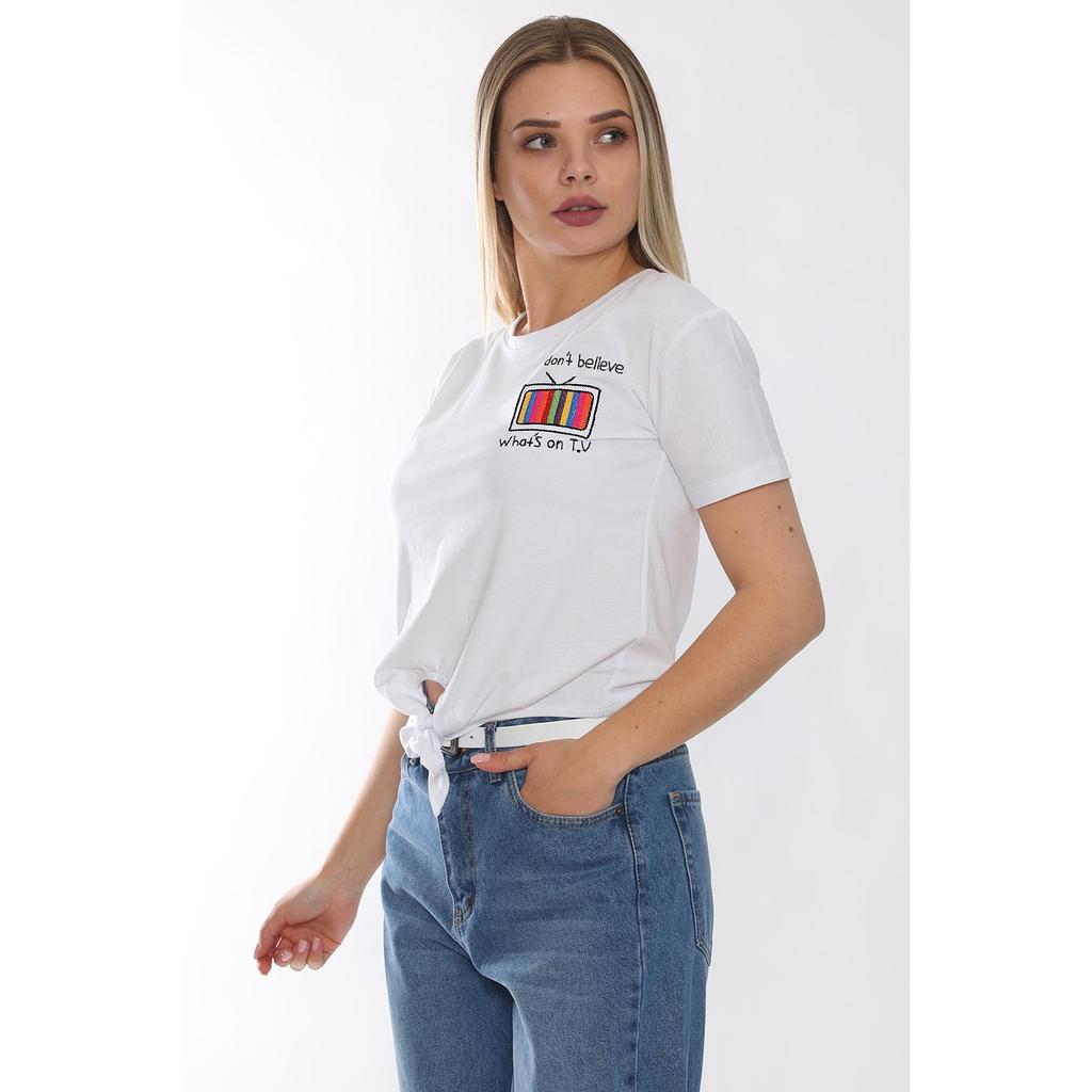 Damen-T-Shirt mit aufgestickter TV-Stickerei vorne und Krawatte