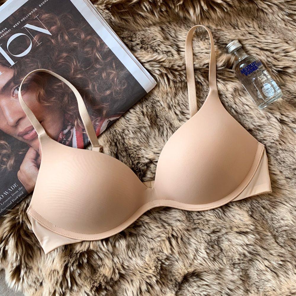 

Японский бесшовный бюстгальтер цельный с гладкой поверхностью дышащий пуш-ап и против отвисания без косточек женское нижнее белье 38/85