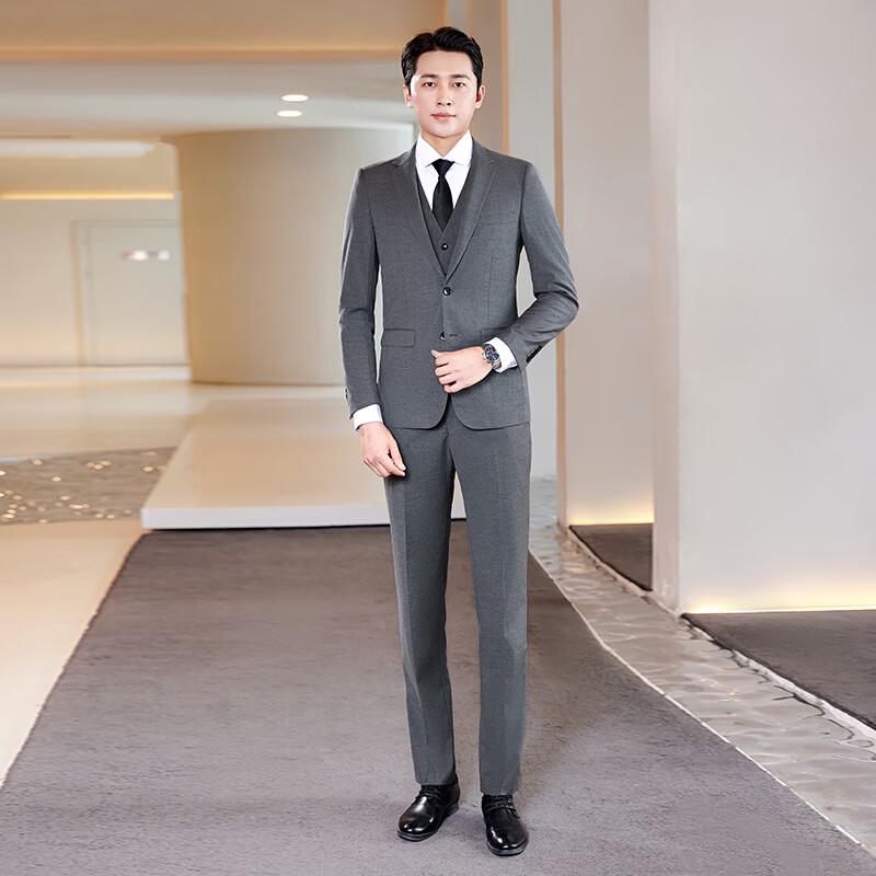 Мужской серый деловой костюм Tromman L