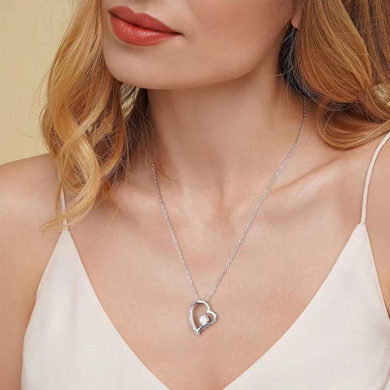 GemChic Women's Pendant Necklace Women Fashion Simple Design Sense Gift Zircon Heart Pendant Birthday Christmas Jewelry Gift