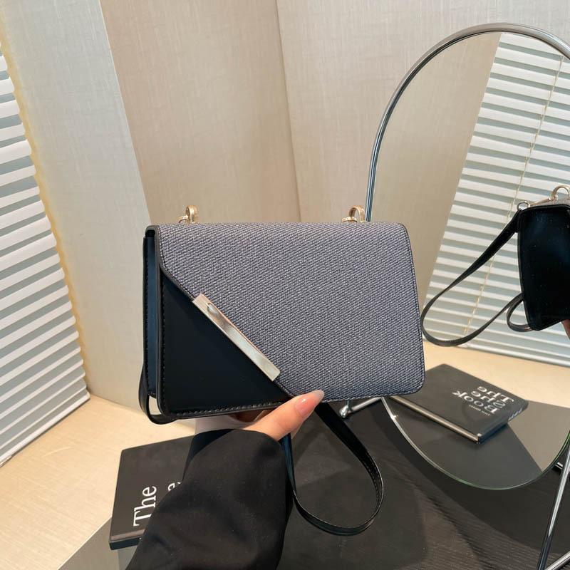 Popular diagonal iron edge portable small square bag women's 2025 winter new fashion chain shoulder bag commuter messenger bag