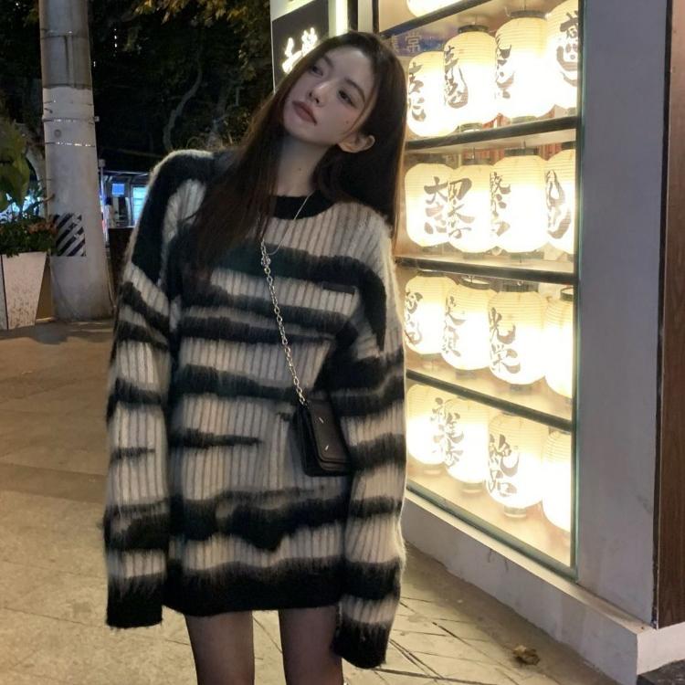 Y2K Grunge Black Striped Sweater Women Harajuku Korean Oversize Winter Pullover Jerseys Hippie Vintage Knit Jumper
