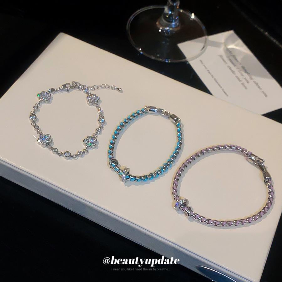 Elegant Zirconia Flower Bracelet: Luxurious Five-Petal Rope Design for Women