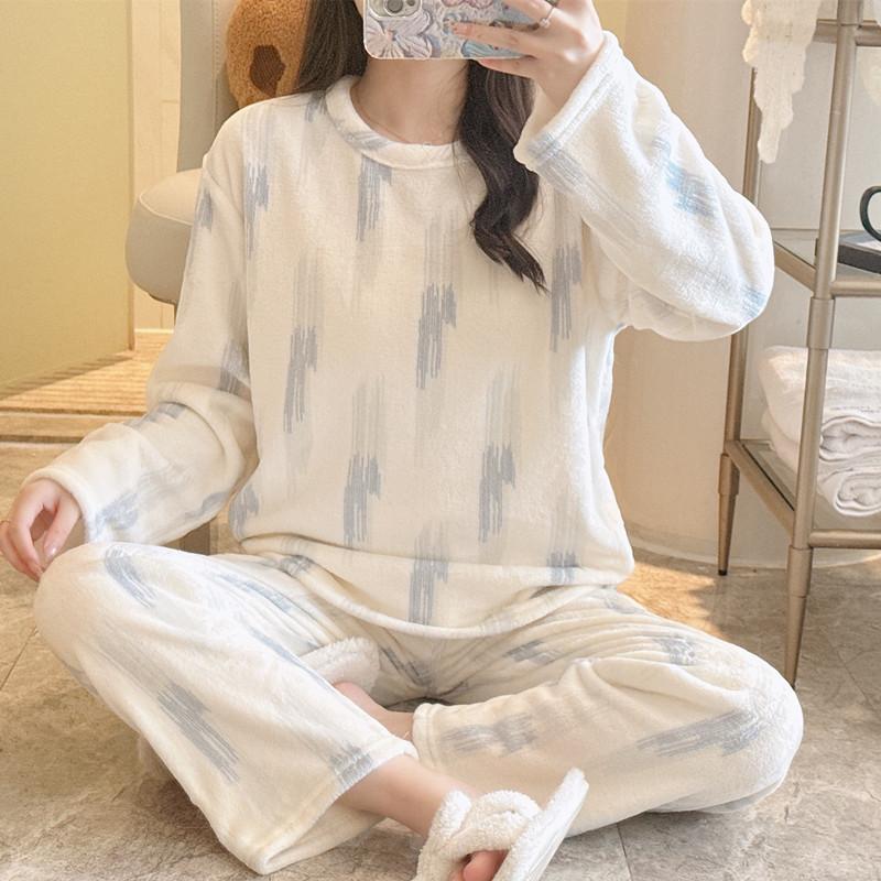 Thickened Warm Sleepwear for Winter Flannel O-Neck School Homewear Set Ladies Pajamas Long Sleeves Cartoon Cat Pineapple