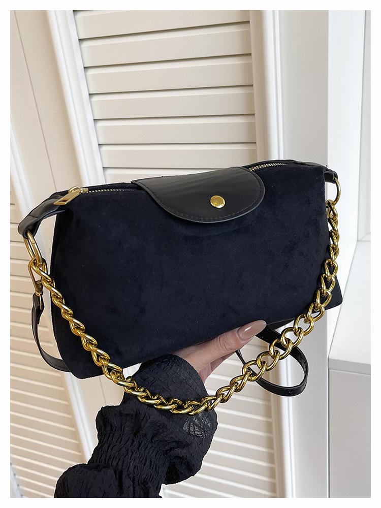 

Premium sense retro commuter small bag women s 2025 new fashion matte shoulder bag large capacity chain messenger bag чёрный
