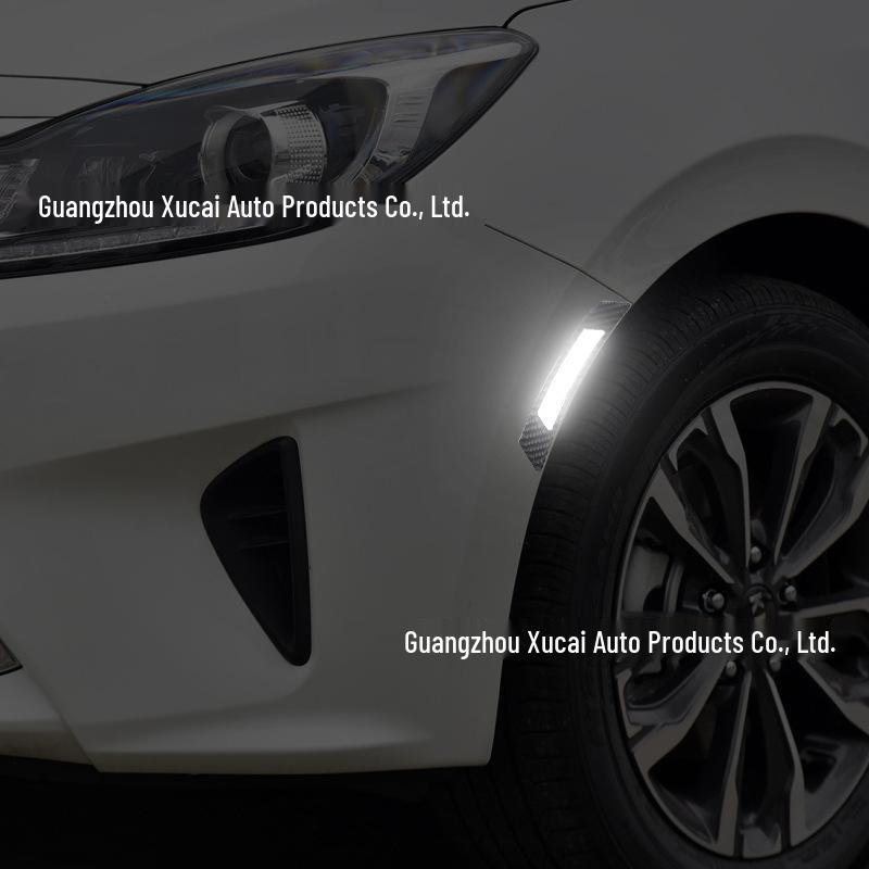 Car Reflective Carbon Fiber Wheel Arch Scratch Cover - Fluorescent Night Decoration Sticker