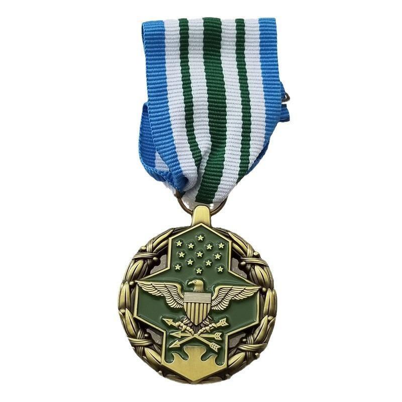 1 Stück Zweiter Weltkrieg US Militärabzeichen Replik Alliierte Streitkräfte Emblem Medaille Sammlerstück Filmrequisite Heimdekoration Zubehör