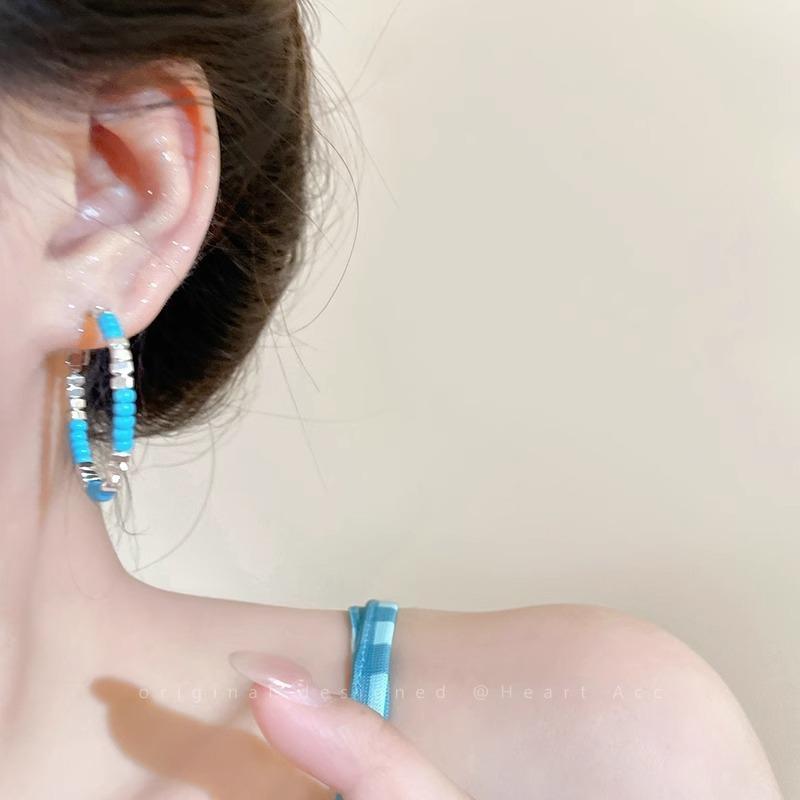 Color beaded broken silver circle earrings women's niche sense unique earrings temperament versatile square round face earrings