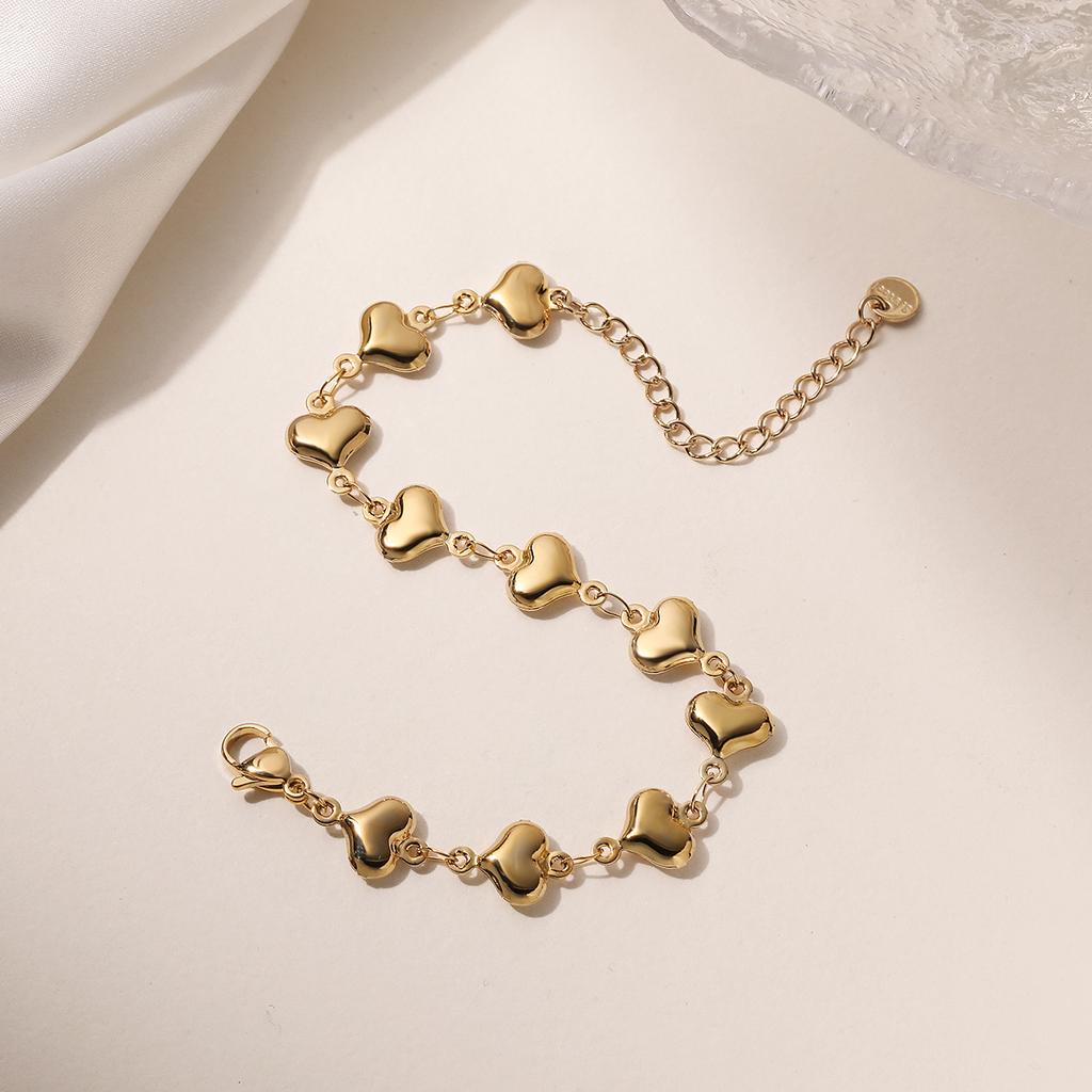Wholesale Non-Fading Gold Color 316L Stainless Steel Heart Charm Bracelet For Women Casual Daily Jewelry