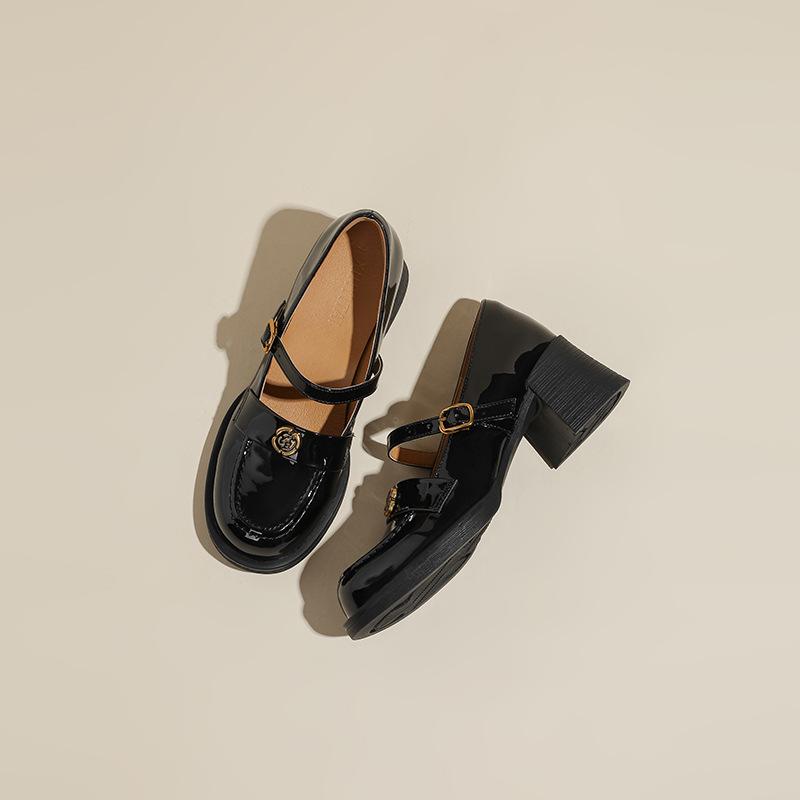 

Xiaoxiangfeng Mary Jane shoes 2025 spring and summer new camellia one-button thick heel high heel single shoes light mouth small leather shoes 35