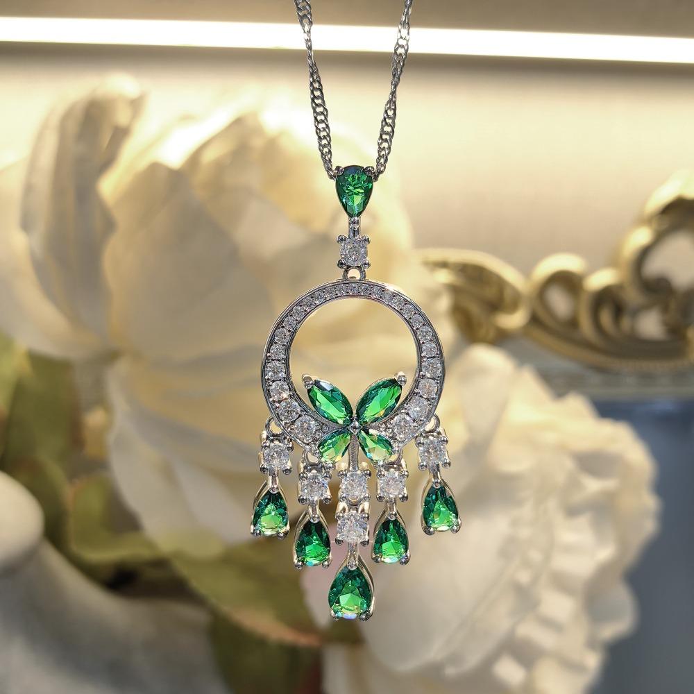 Französisches Vintage Smaragd Schmetterling Quaste Ohrringe und Halsketten Set mit Mikroeinlage Zirkonia für Damen