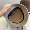 Cappello a secchiello lavorato a maglia in filato di cashmere circolare, piccolo e semplice cappello da pescatore a campana dritto in peluche alla moda per l'autunno e l'inverno