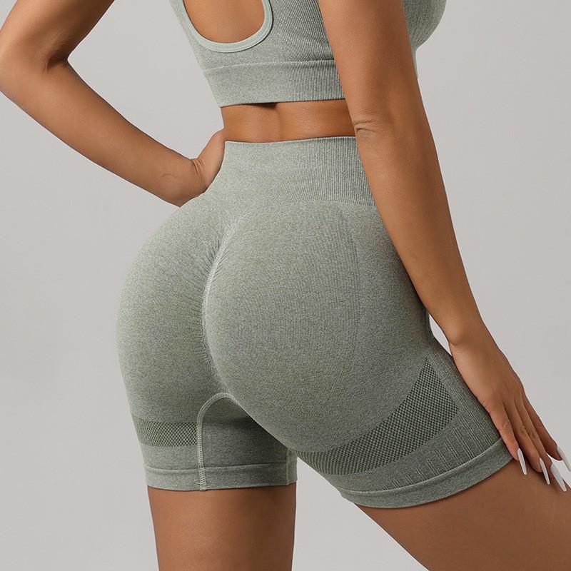 Yogaanzug-Set: Sportweste, hochtaillierte Hose und Fitnessshorts