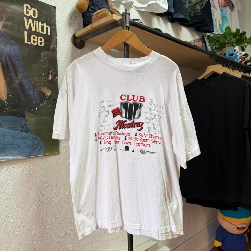 Vintage 90s Club Alcatraz Humor Prison T-Shirt