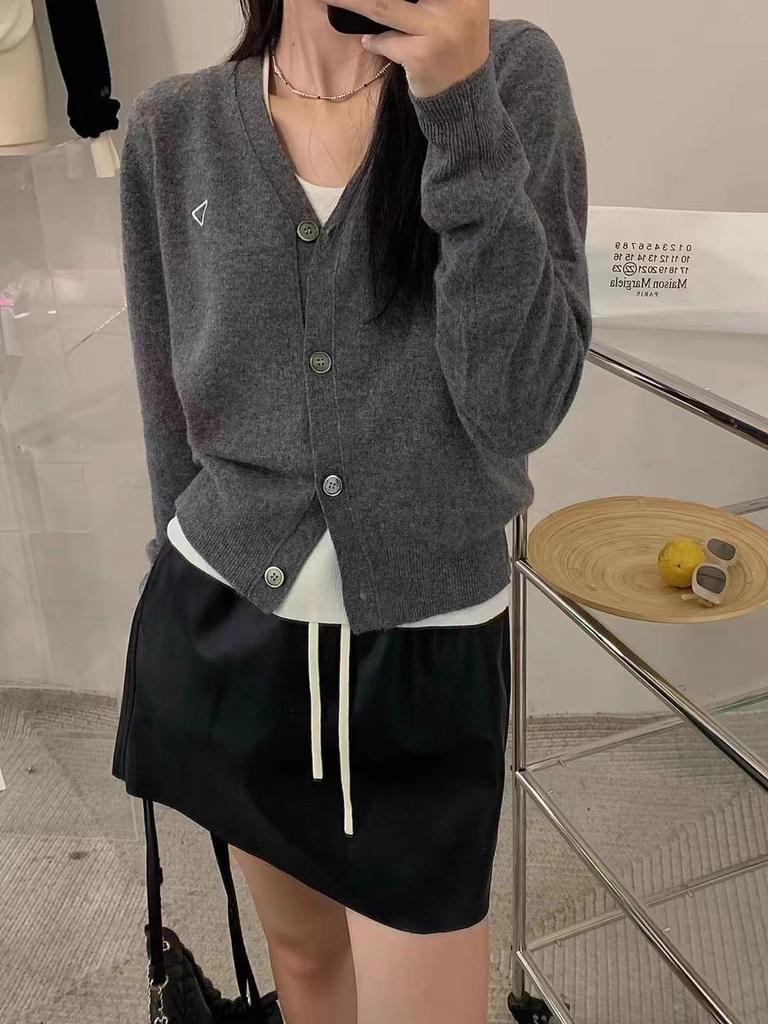 European V-Neck 100% Wool Knit Cardigan - Women's Autumn/Winter Embroidered Long Sleeve Sweater