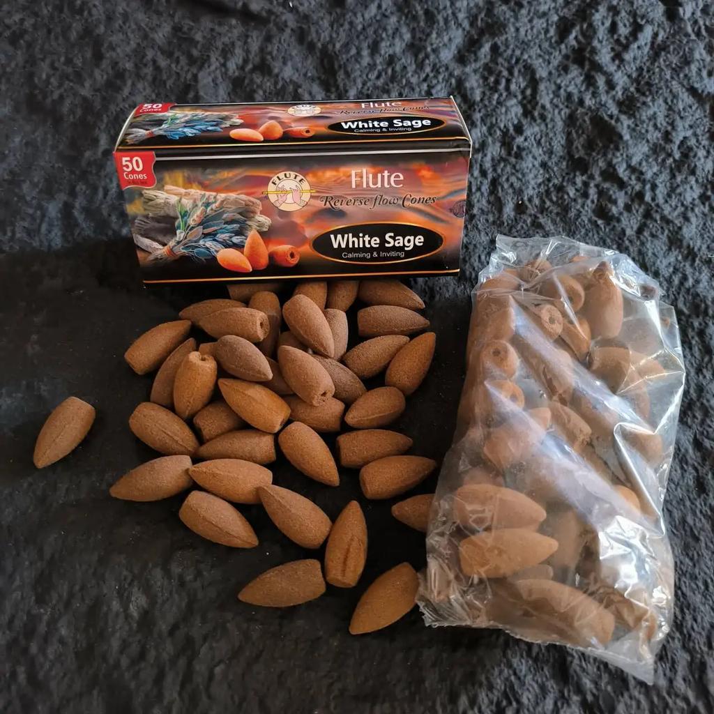 Natural 50pcs/lot Backflow Indian Incense Cones 20 Minutes White Sage Sandalwood Reverse Flow Cones Scents for Home Fragrance
