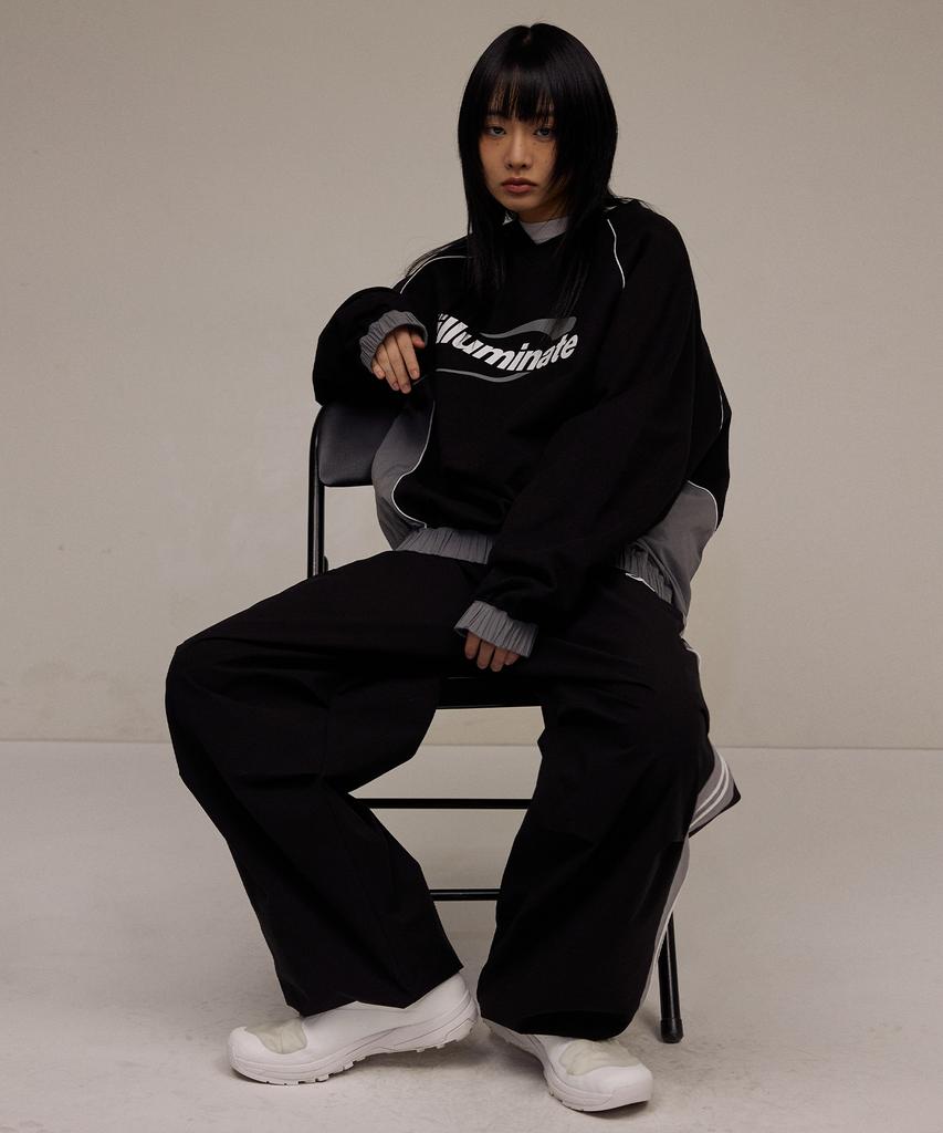 FILLUMINATE Piping Circle Logo Sweatshirt - Black