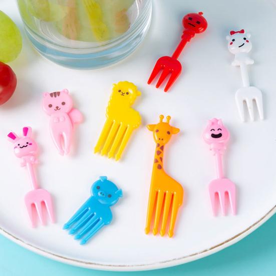 1 Set Fruit Fork Easy To Clean Non-slip Cartoon Lovely Ergonomic Animal Farm Car Fruit Fork for Home