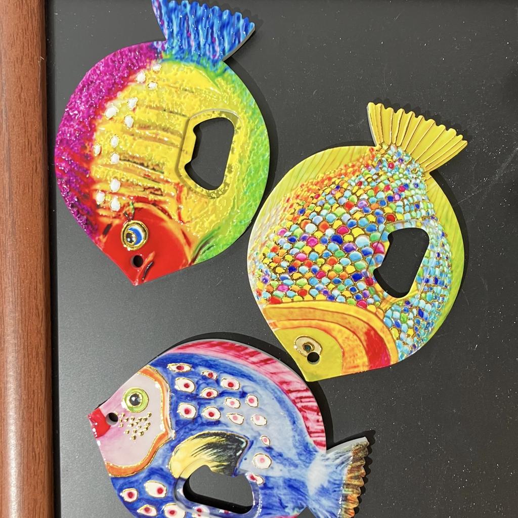 Neuer Dickkopf Fisch Flaschenöffner Kühlschrank mit Melaminmaterial Geprägte Textur Heißprägetechnik