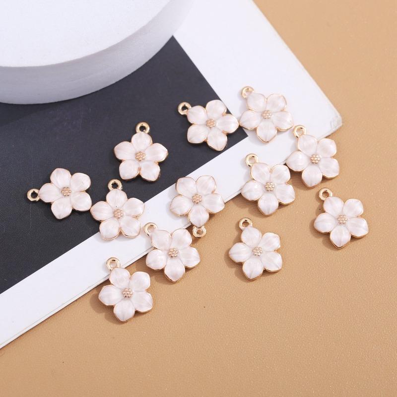 

Рослина Вишня Цвіт Цинковий Сплав Ювелірні Вироби Капане Масло Маленька Підвіска DIY Аксесуар Аксесуари 5pcs білий