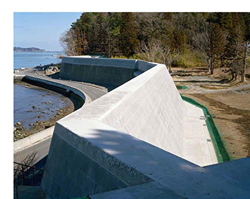 Tohoku Lost, Left, Found Tsuyoshi Yamagishi photo book ((LIXIL Publishing))