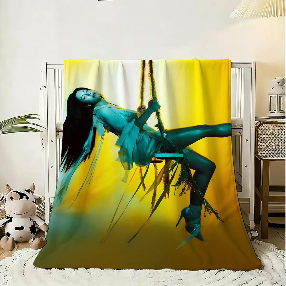 Marina and the diamonds Music Album Throw 240g Flannel Blanket Lightweight Soft Skin-friendly Summer Thin Throw Blanket 75x90cm