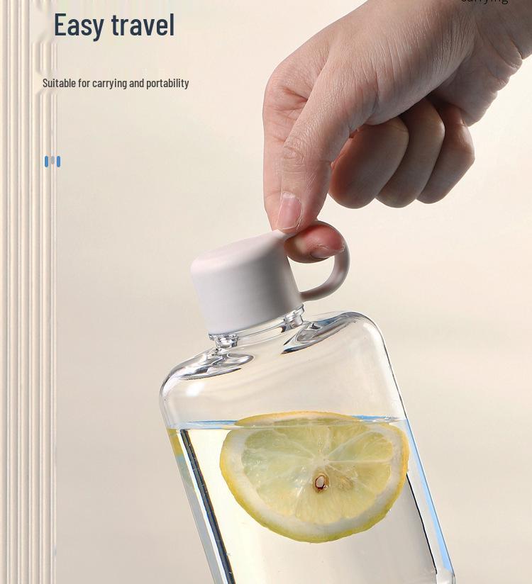 Garrafa de Água Quadrada Criativa em Tritan - Copo de Plástico Durável, Portátil e à Prova de Quedas para Beber Diretamente. Presente Perfeito do Tamanho de um Bolso!