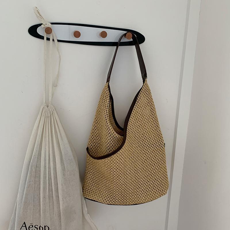 French Straw Woven Bag Female Literary Society Work Commuting Bag New Summer Fresh Woven Bucket Bag