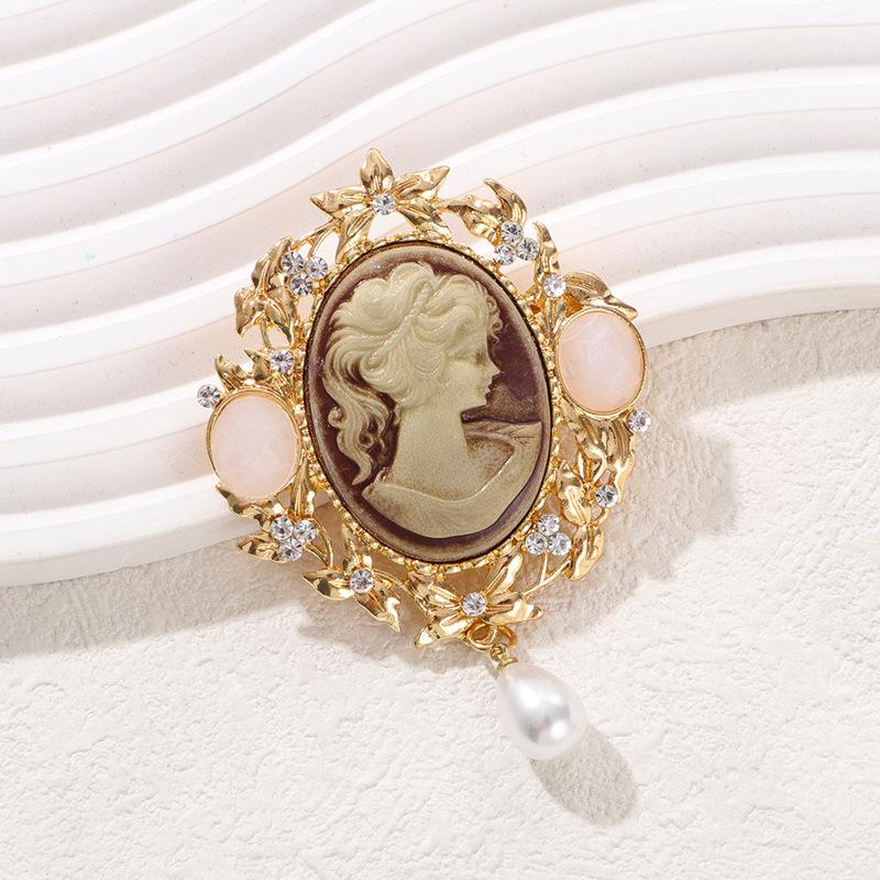 Antiker rechteckiger Strass-Broschen-Pin für Damen Mädchen Vintage Barock Kristall Muschel Perle Viktorianischer Stil Broschen Revers-Pins Hochzeits Schmuck Geschenk
