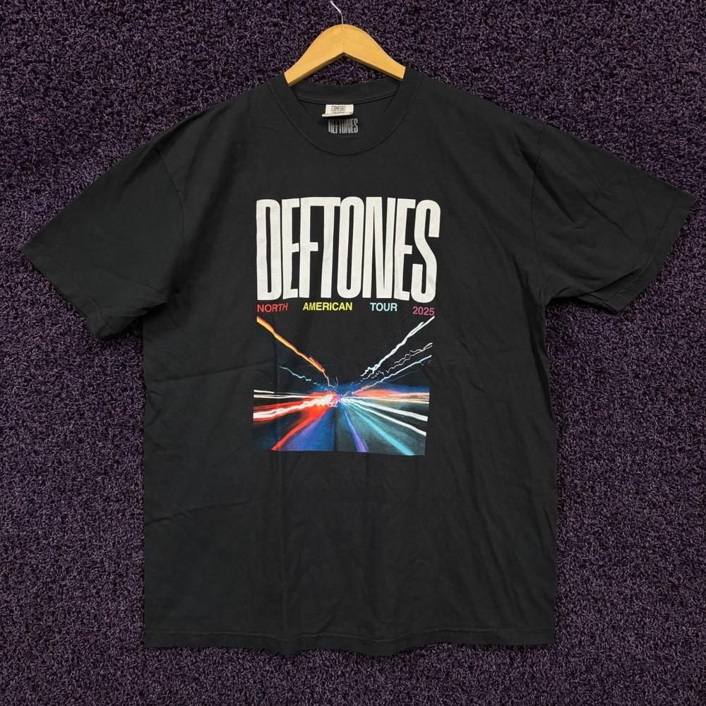 Deftones Private Music 2025 NA Tour City Lights TShirt Size Extra Large Unisex T-Shirt