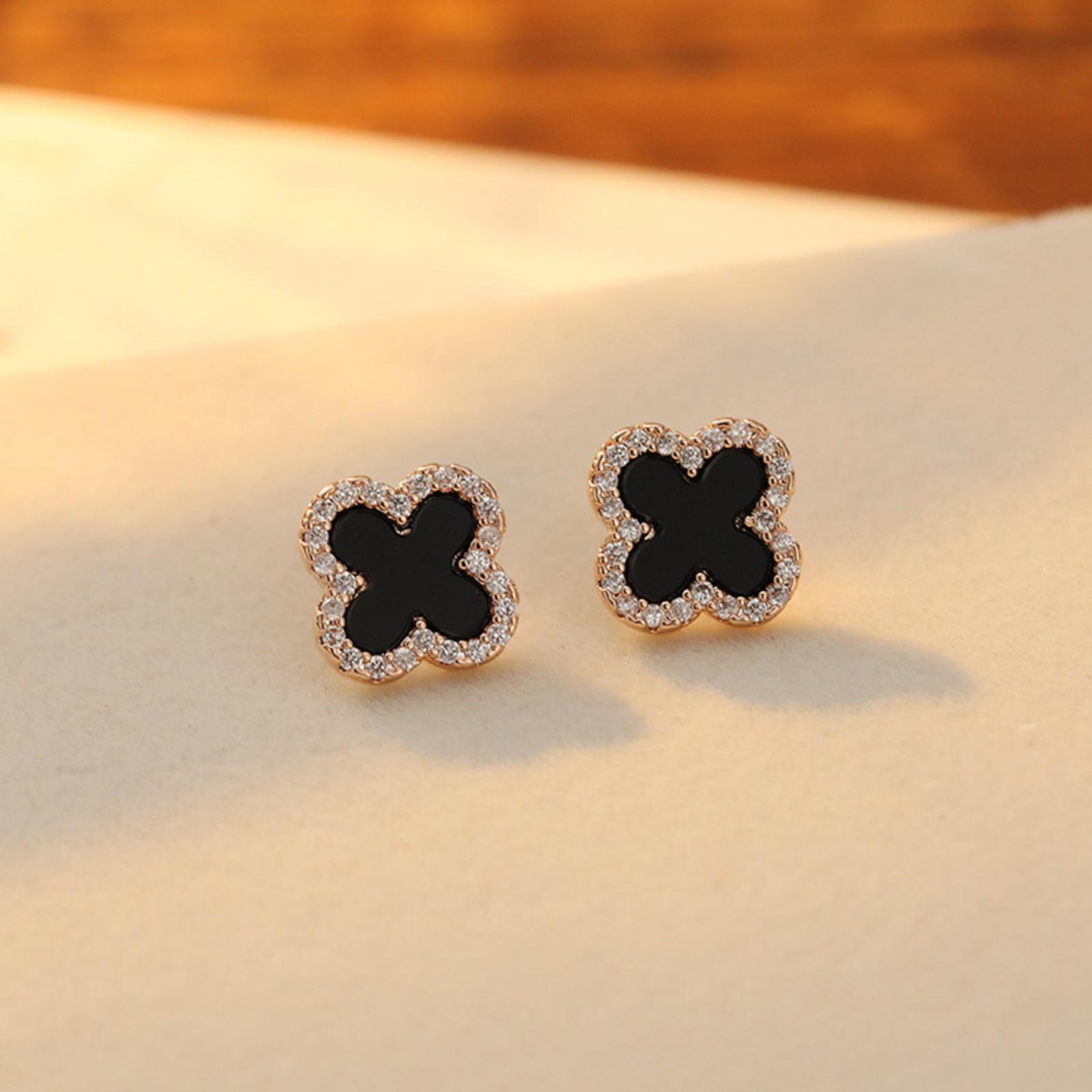 

Silvers Needle Four-leaf Clovers Earrings Female Senior Sense Temperament Ear Jewelry Net Red Earrings One Size чорний