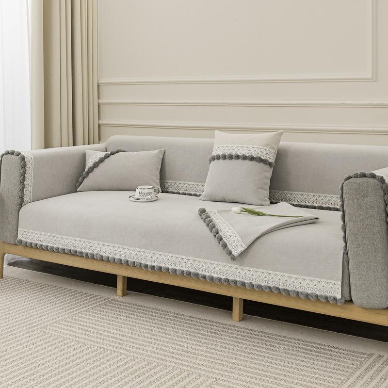 

Бархатный высококачественный кремовый чехол для дивана Coix, универсальный нескользящий однотонный коврик для дивана на четыре сезона, плюшевый шариковый чехол для дивана с кисточками 70x70