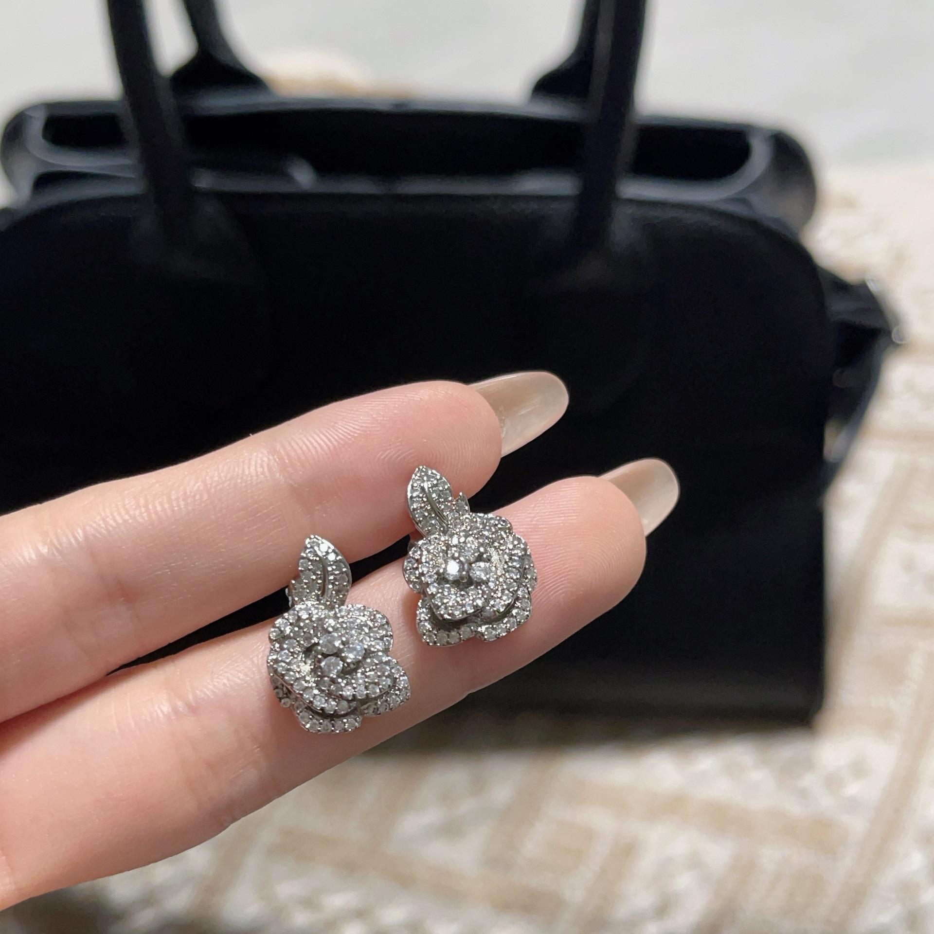 

Light Luxury Personalized Rose Ring Women S High-End Sense Inlaid With Diamond Camellia Necklace Stud Earrings Jewelry Set