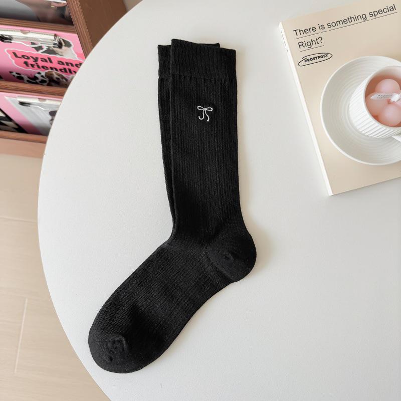 

Женские сетчатые гольфы до середины икры в балетном стиле с бантиком на весну/лето A076 Embroidered Butterfly Pile Socks чёрный