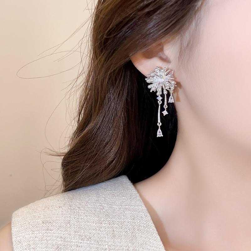Light Luxury Micro Inlaid Zircon Pearl Metal Flower Shaped Earrings Korean Style Trendy Jewelry Unusual Accessories For Women