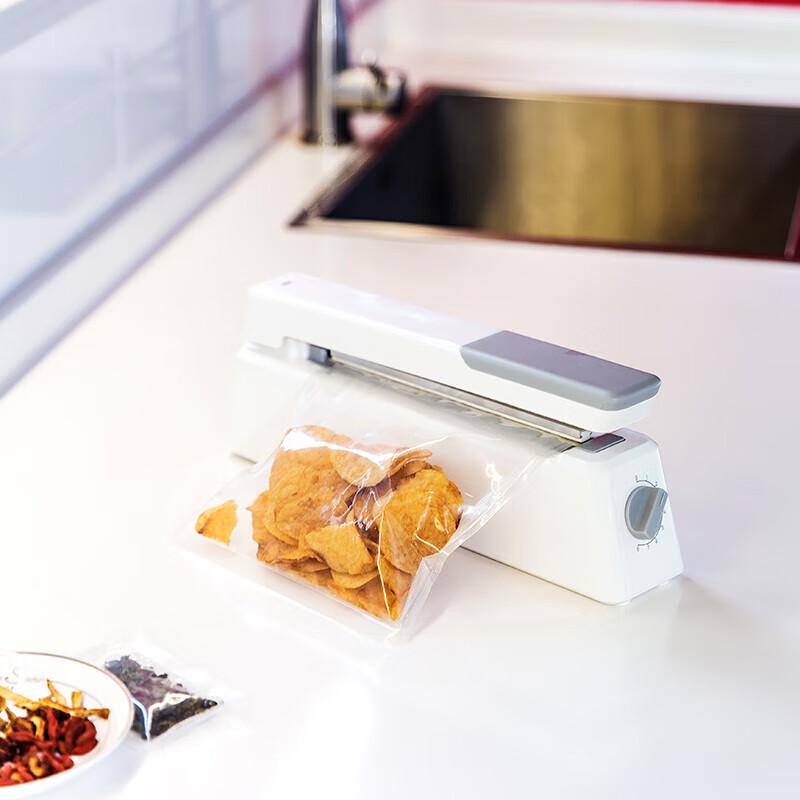 Deli 16498 Hand Impulse Sealer CN Plug (adapter Included)