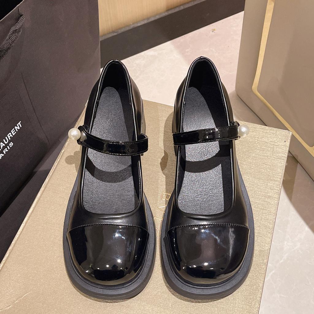 French Retro Shallow Mouth Mary Jane Shoes Women's Spring 2025 New Thick Heel Single Shoes One-word Buckle Belt Small Leather Shoes Tide