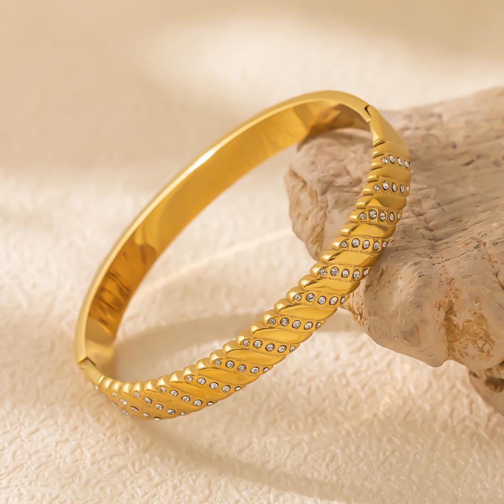 Exquisite Titanium Stainless Steel Bracelet with Irregular Inlaid Rhinestones - Starry Electroplated Design