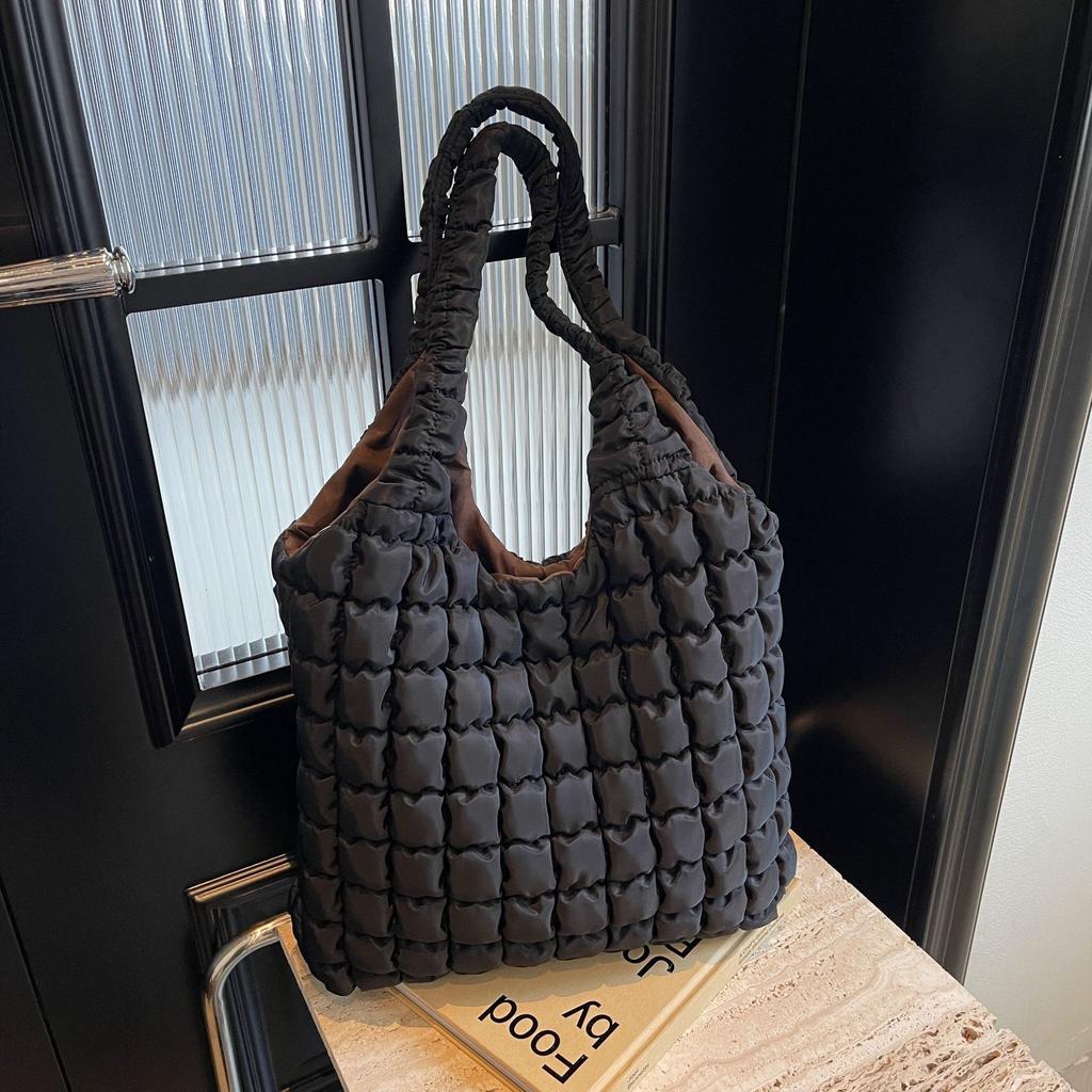 Cotton clothes underarm large-capacity woven bag women's new 2025 simple and fashionable diamond tote bag shoulder bag